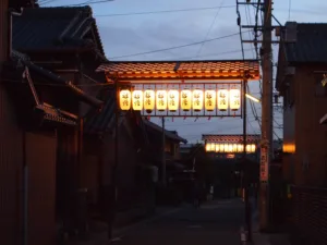 10月に旧東海道に建てた屋形です